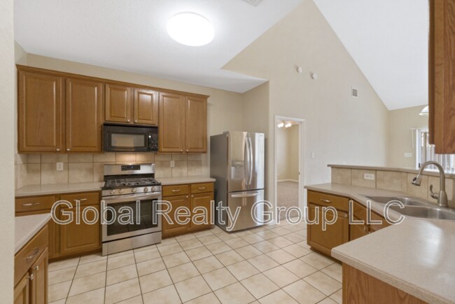 Building Photo - 20418 Cliff Park Ln