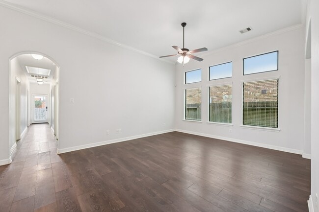 Building Photo - 618 Aulia Ln