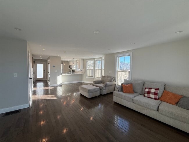 Building Photo - 62 Harvard Ave