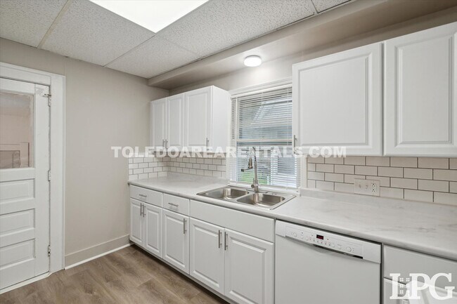 Building Photo - 2907 Rockwood Pl