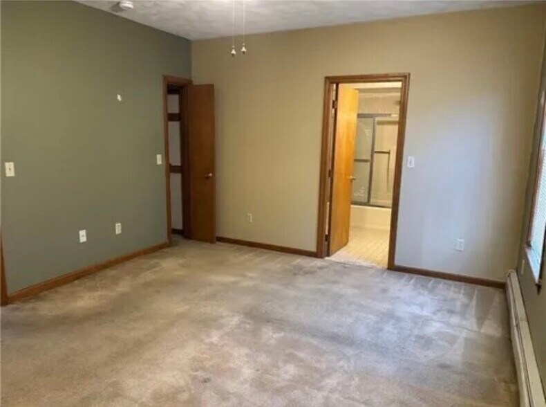 Building Photo - 95 Oakland Ave