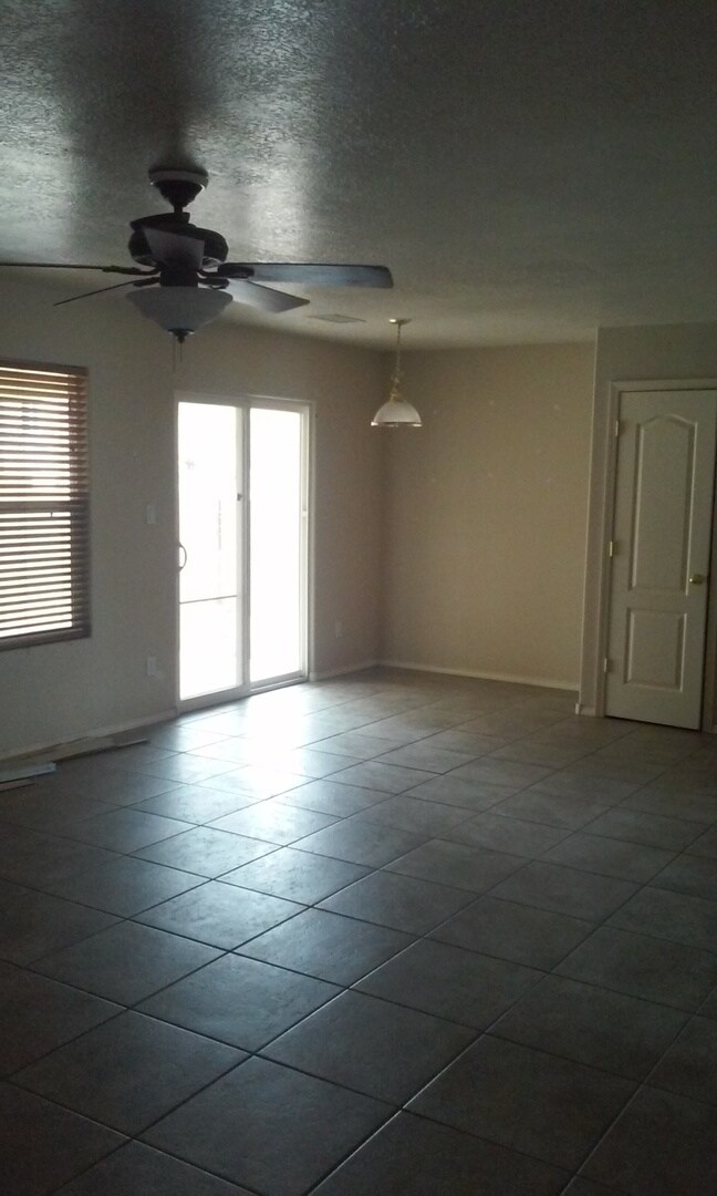 Building Photo - 3BR 2BA IN ENCHANTED HILLS