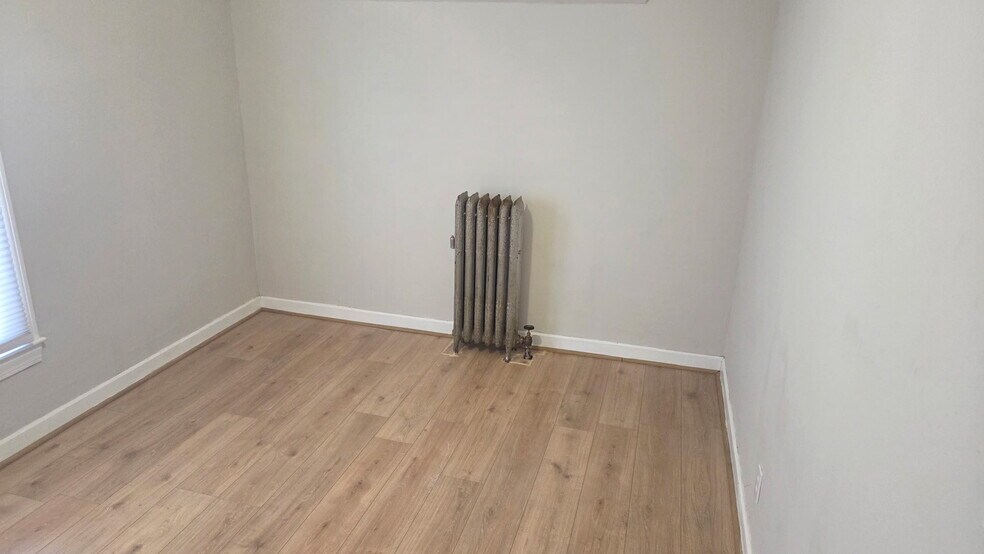 Building Photo - 12 Crown St