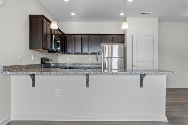 Building Photo - The Groves at 421 *Move In Special*