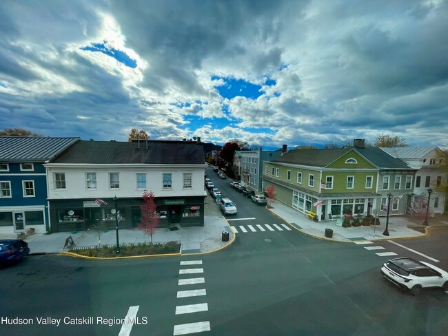 Building Photo - 202 Warren St