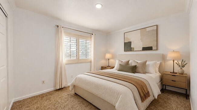 Building Photo - 1501 Racquet Club Dr