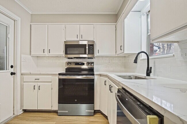 Building Photo - 1607 Denison Dr