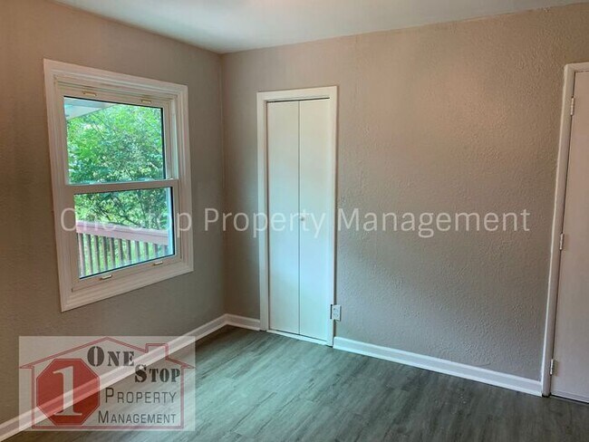 Building Photo - Beautiful 3 Bedroom 1 Bathroom Ranch Home ...