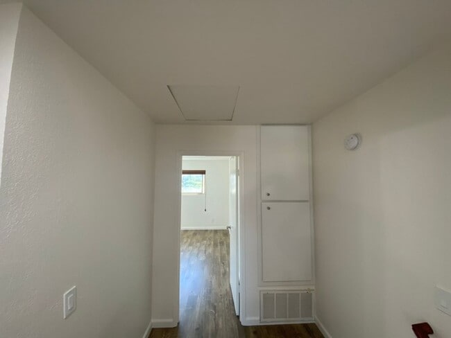 Building Photo - Pets Welcome!