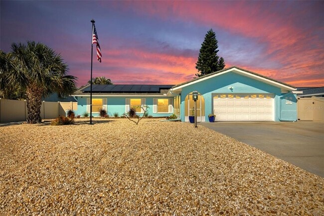 Building Photo - 1015 Spindle Palm Way