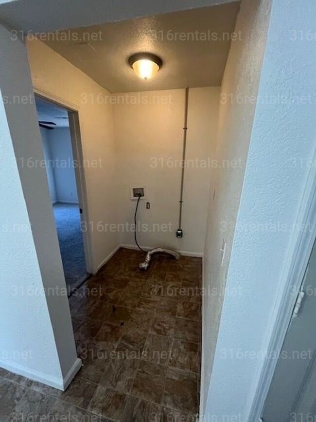 Building Photo - 1607 N Minneapolis St