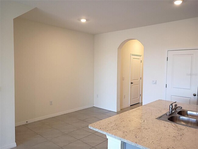 Building Photo - 34346 Redwood Dawn Ln