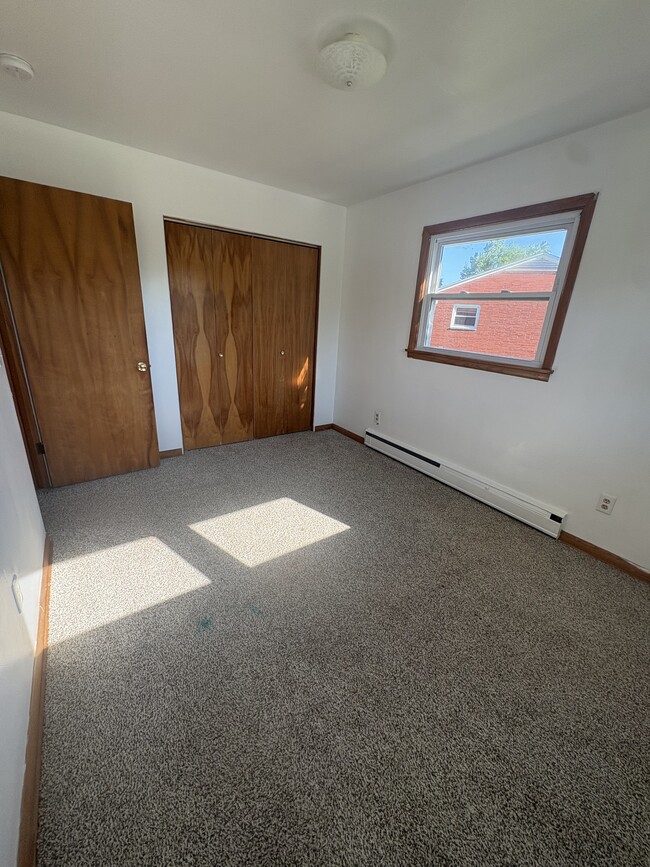Building Photo - 108 N Brewer Dr