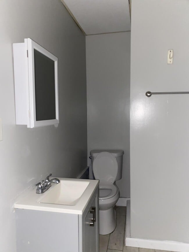 Building Photo - 5 Hill St