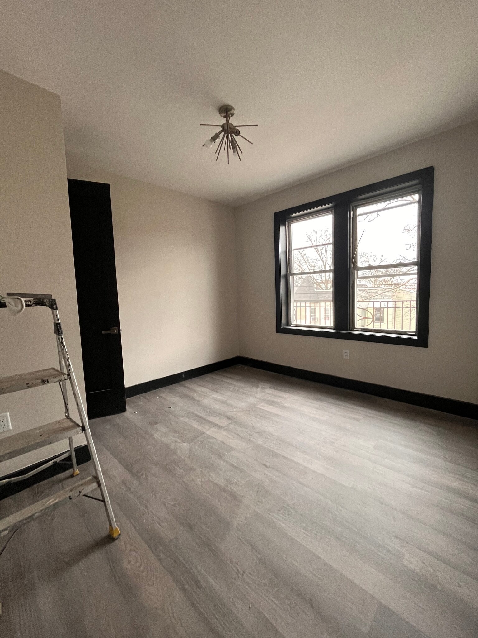 55 Lincoln 306 - 968 Summit Ave
