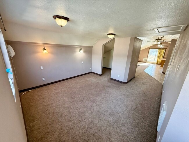 Building Photo - Keefer Studio