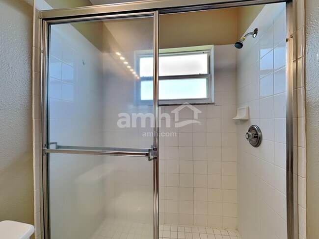 Building Photo - 233 Southbridge Cir