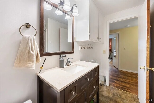 Building Photo - Ackerman Ave