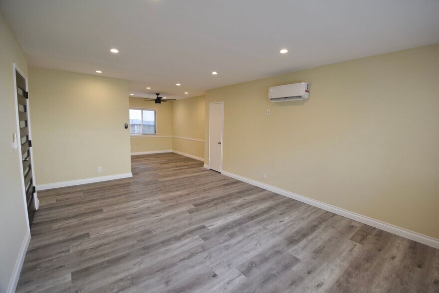 Building Photo - 4334 Mammoth Ave