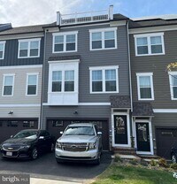 Building Photo - 1800 Cherry Birch St