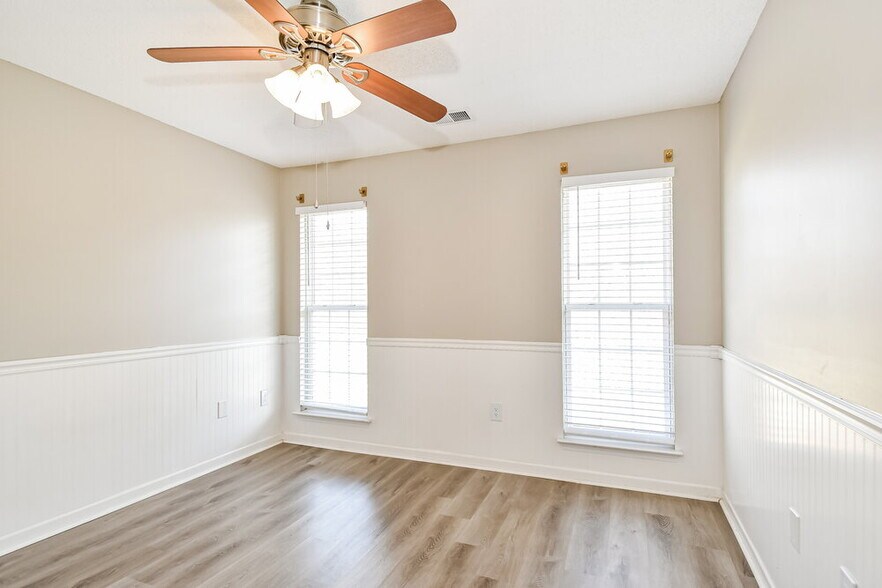 Building Photo - 764 Northwood West Cove