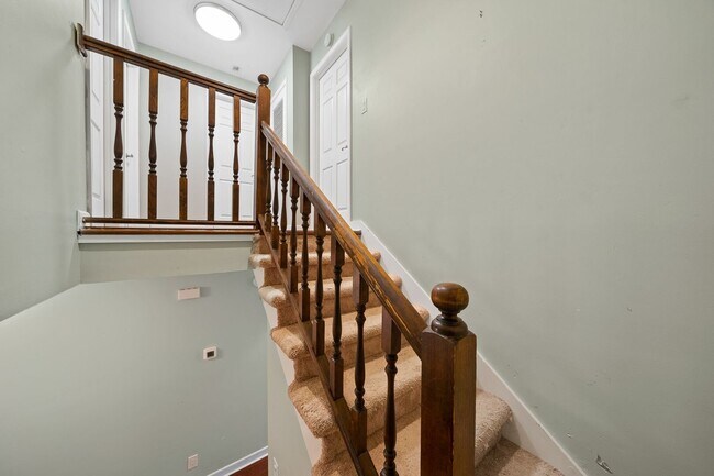 Building Photo - 3 Bedroom, 2.5 Bath Condo on the Pebble Creek Golf Course