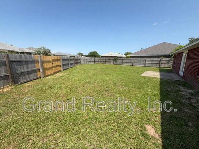 Building Photo - 1261 Mazurek Blvd