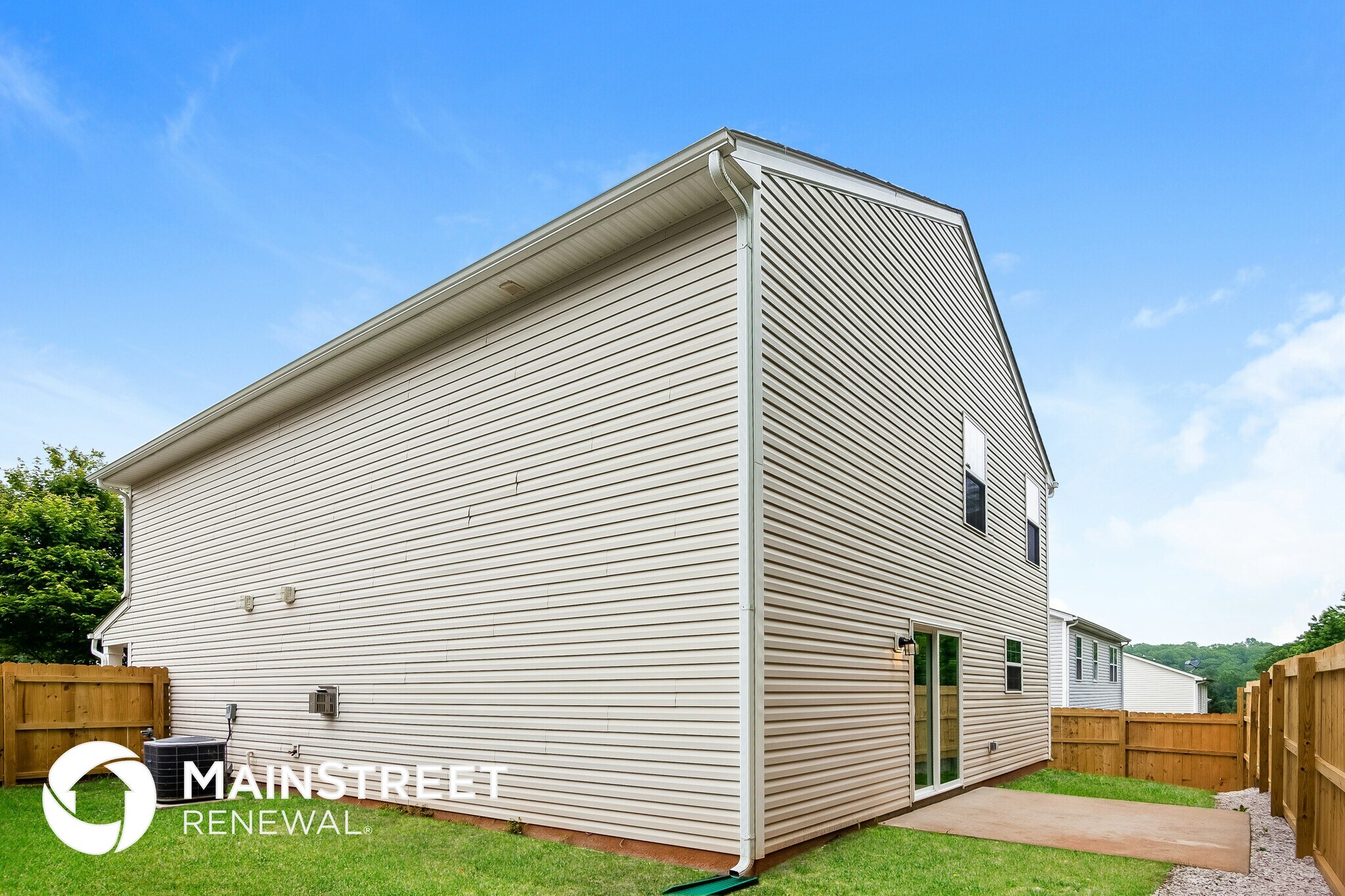 Building Photo - 544 River View Dr