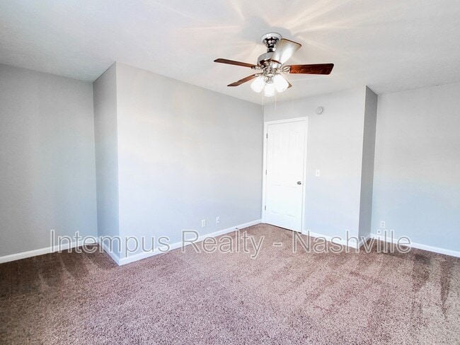 Building Photo - 325 Shoshone Pl