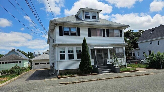 Primary Photo - 15 Beacon St