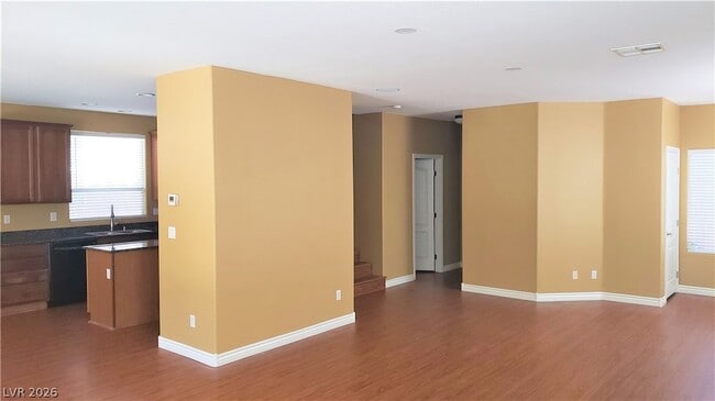 Building Photo - 2819 Dunnottar Ave