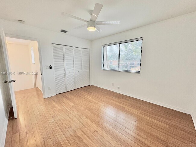 Building Photo - 1415 SW 110th Way