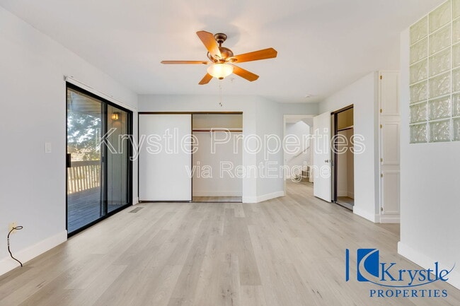 Building Photo - 20 Knoll Dr