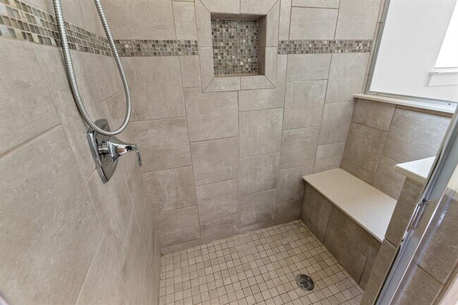 Building Photo - 4408 Banister Ln