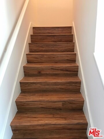 Building Photo - 840 W Colden Ave