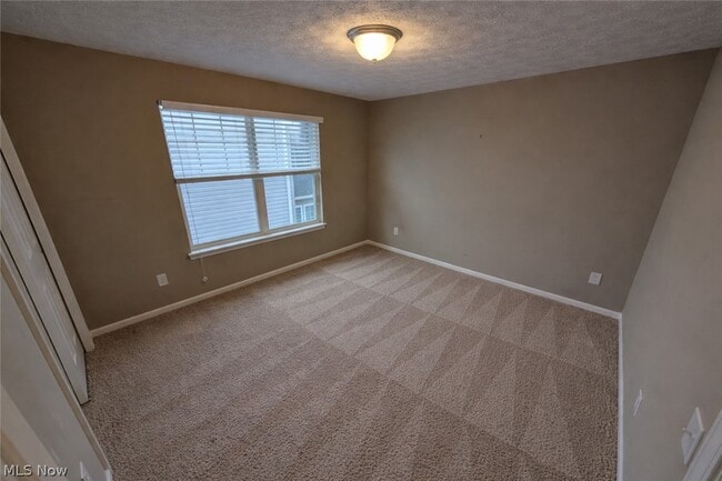 Building Photo - 32815 Rebecca Ln