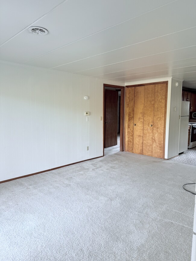 Building Photo - 437 College Ave