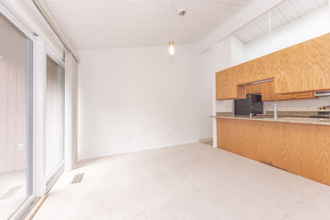 Building Photo - 2407 Packard St