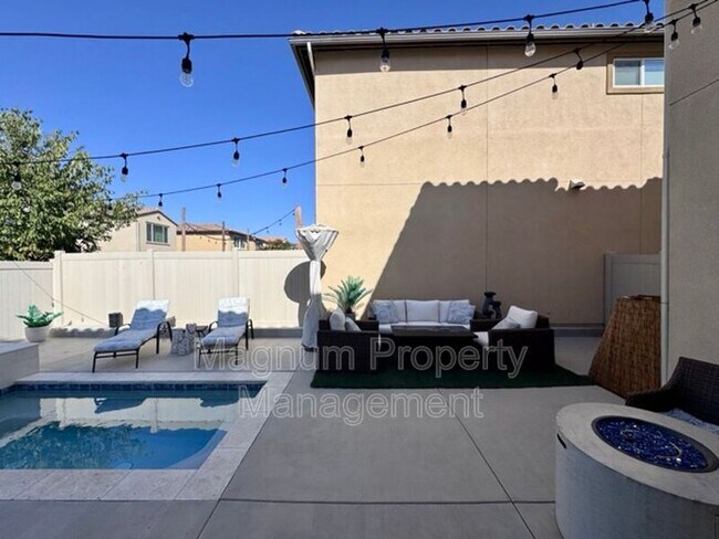 Building Photo - 38572 Rosegate Pl