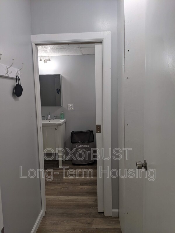 Building Photo - 105 Linden St