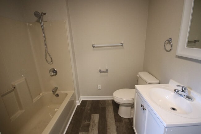 Building Photo - 1BD/1BA in Chickamauga - Water, trash, and...