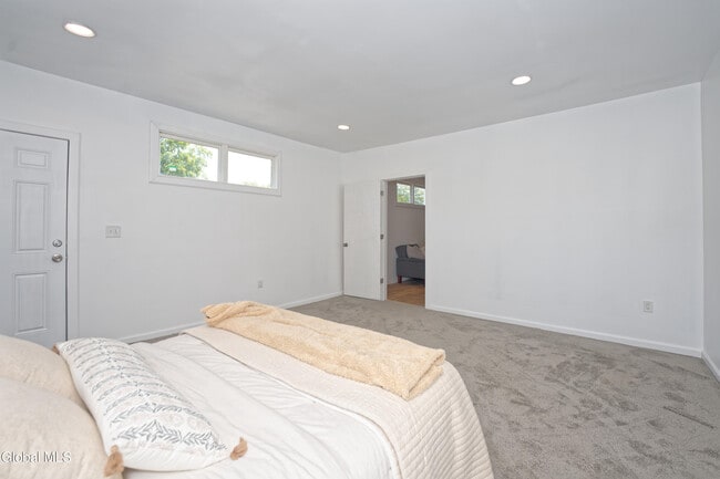 Building Photo - 714 NY-29