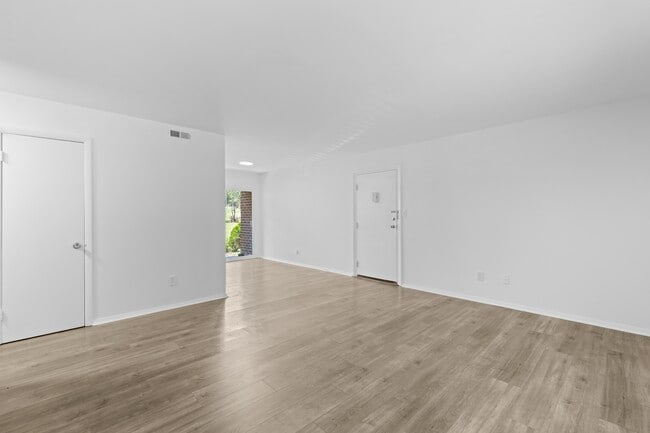 Building Photo - 1208 Manassas Ct