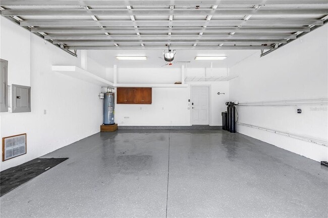Building Photo - 651 Saxony Blvd