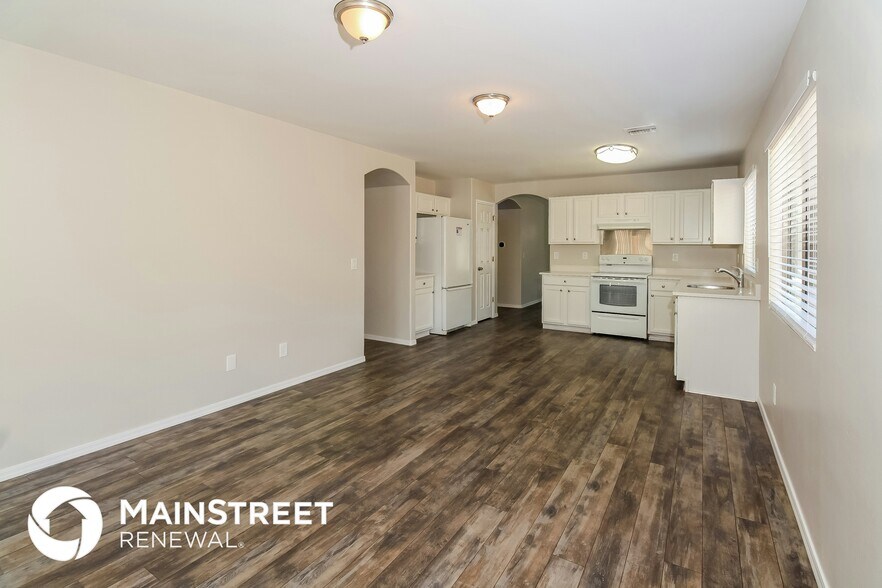 Building Photo - 6933 S Creek Run Ave