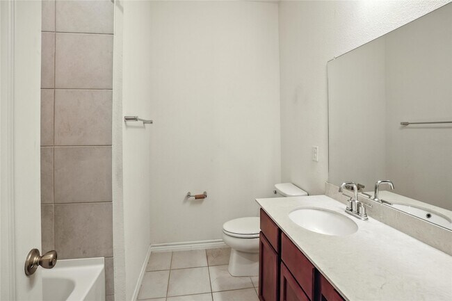 Building Photo - 604 Bronze Forest Dr