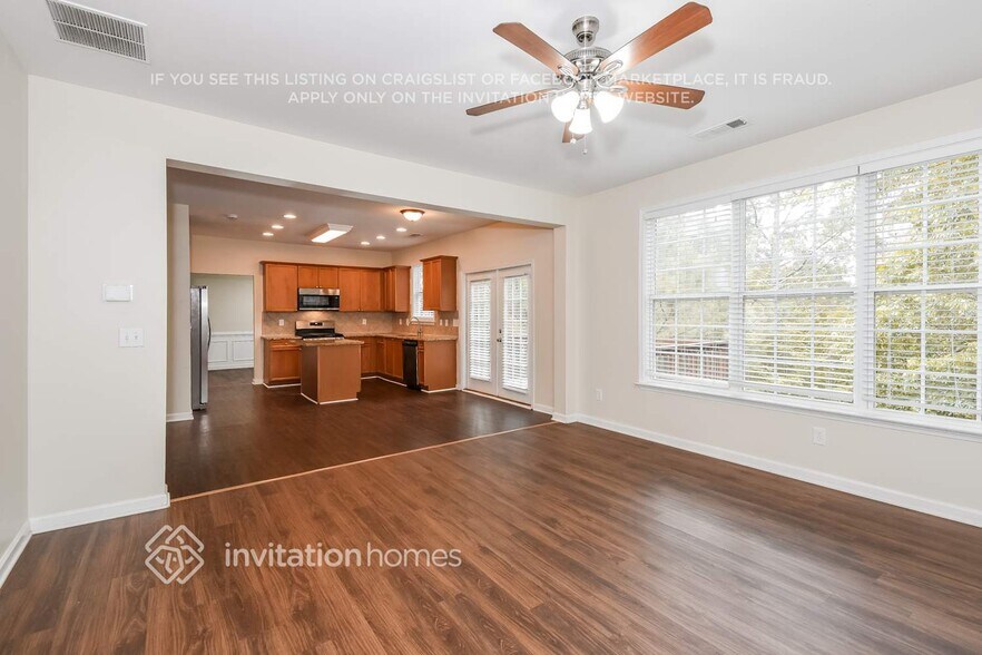 Building Photo - 725 Weller Path NE