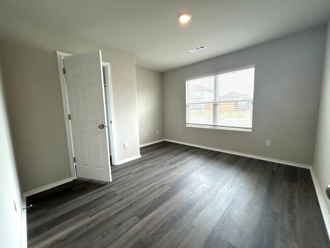 Building Photo - 2790 W Azurite St