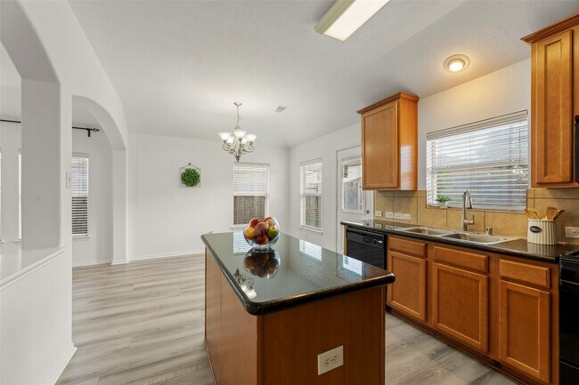 Building Photo - 25118 Hazel Ranch Dr