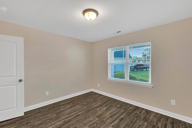 Building Photo - 630 Osprey Landing Dr